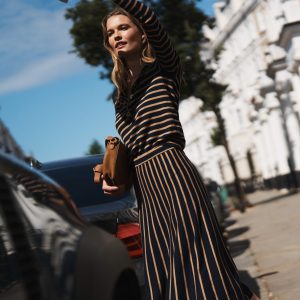 Liz Henley Jumper-Navy / Camel